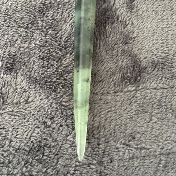 Grade A Green Jade Stone Carved Hairpin display picture 3